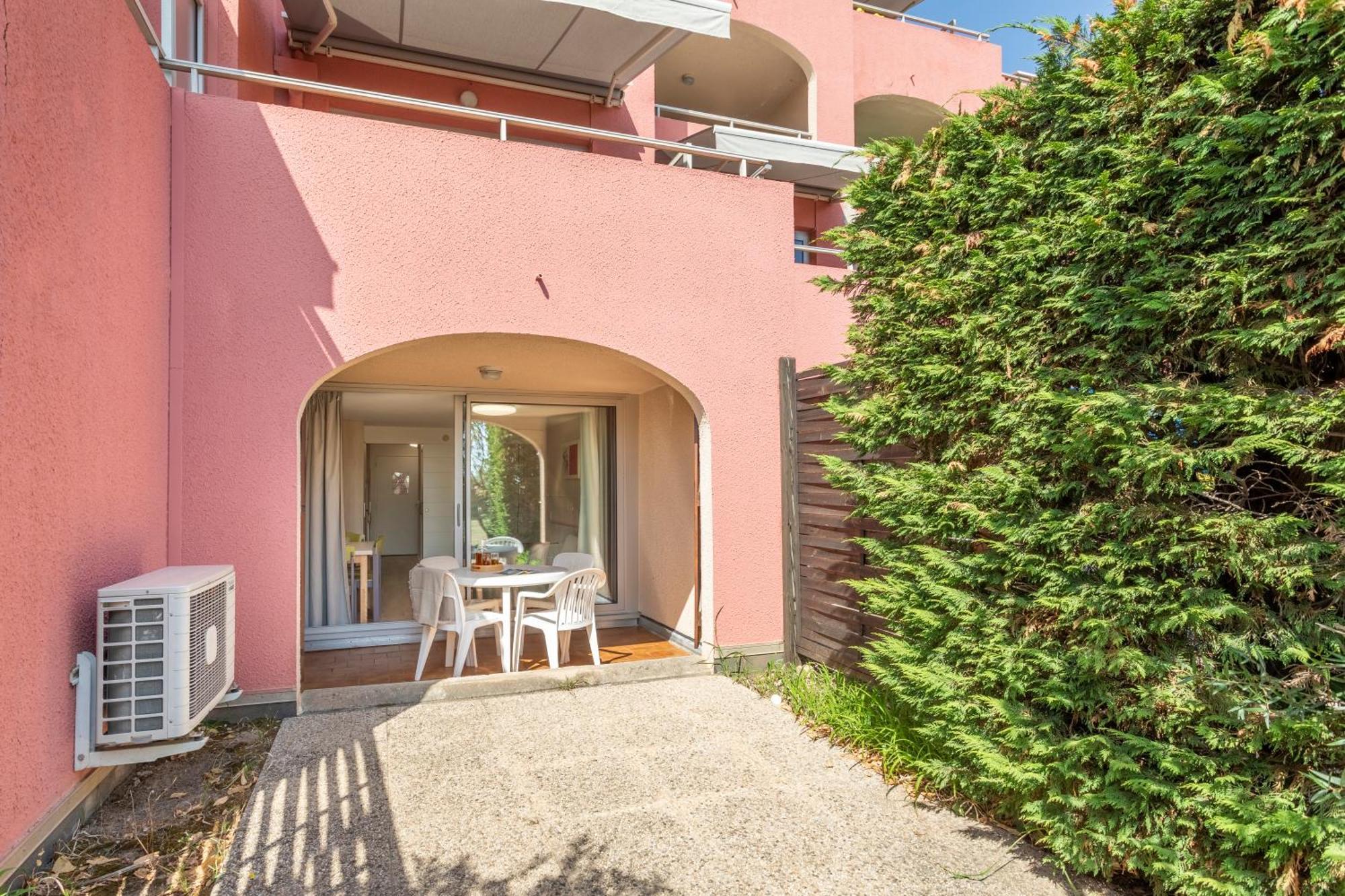 Residence Pierre & Vacances Les Jardins De La Cote D'Azur 생 망드리에 쉬르 메르 외부 사진